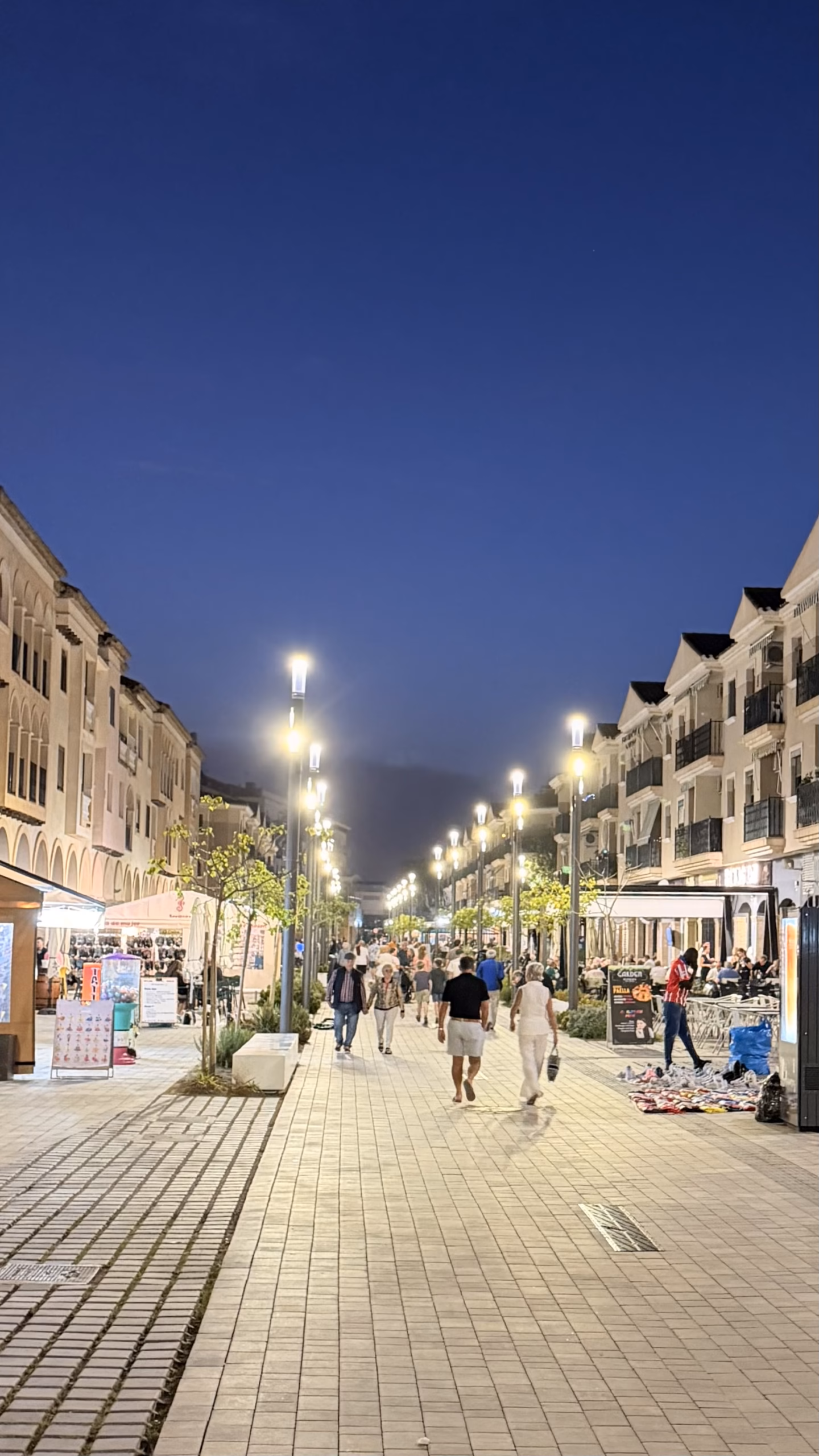 Evening street scene on Calle Río Nalón in Los Narejos